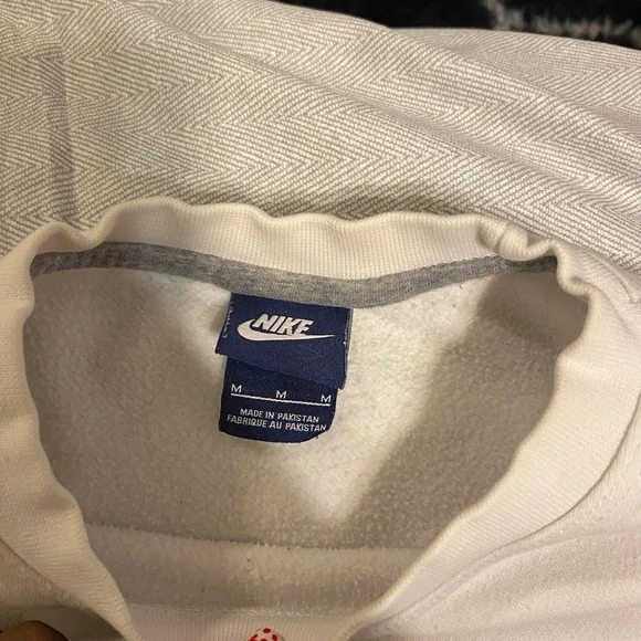 Nike Men's Classic White Crewneck Sweater - Picture 2 of 2
